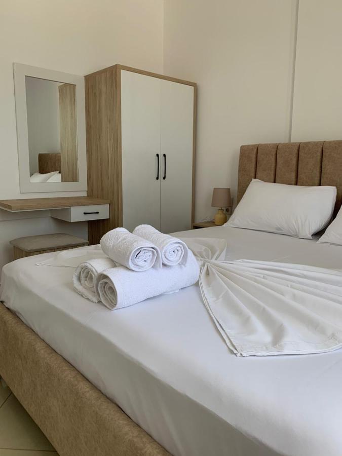 Mediterranean Apartments Himare Eksteriør bilde