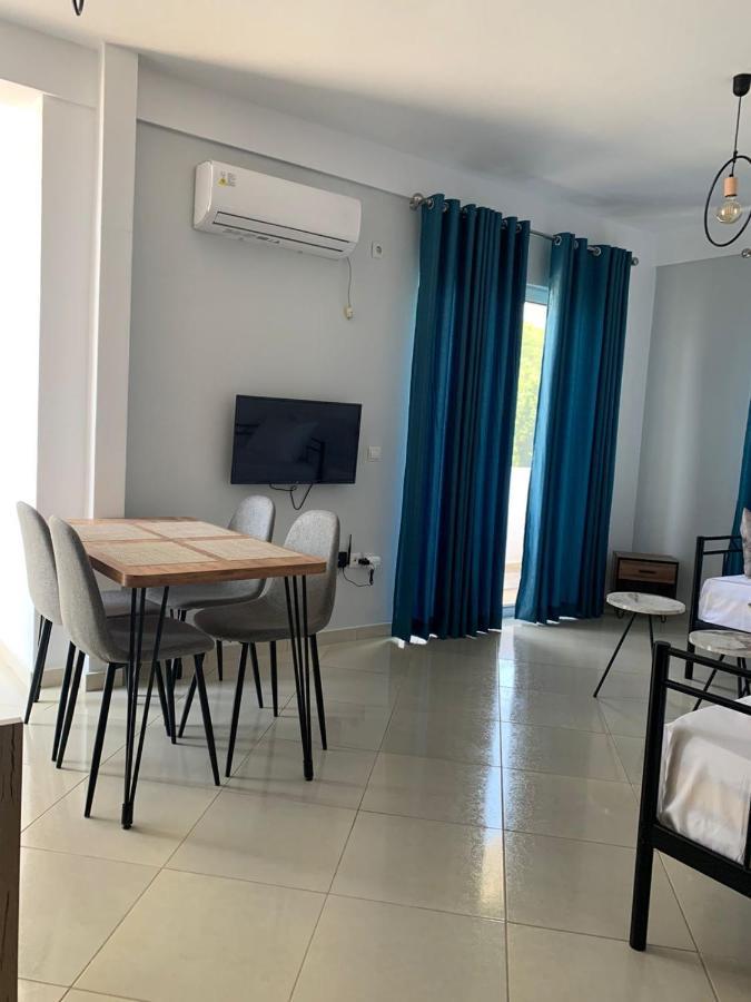 Mediterranean Apartments Himare Eksteriør bilde